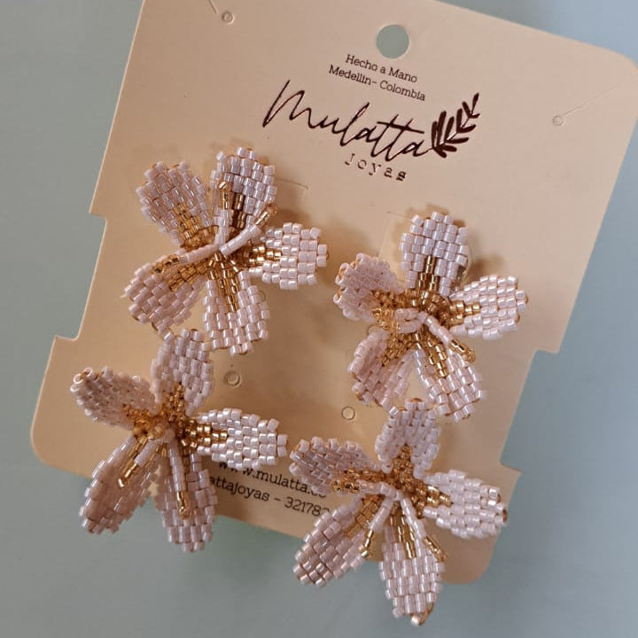 Aretes Aura de Margaritas Medianas